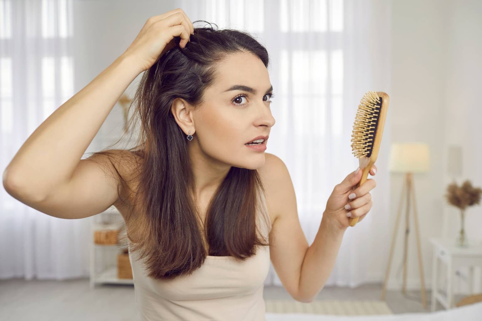 Alopecia sau căderea părului: cauze, simptome, tratament