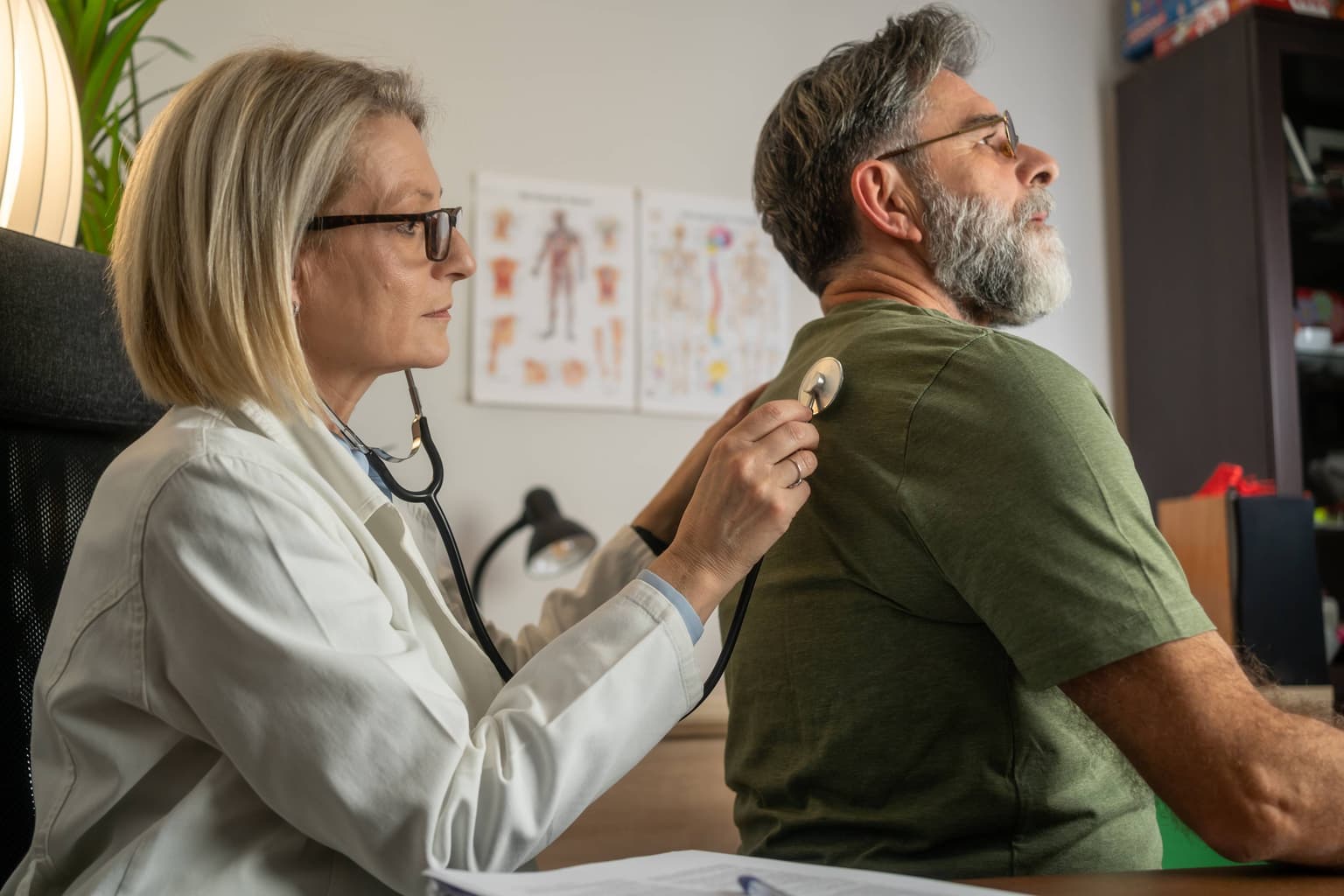 Pneumonia: cauze, simptome, diagnostic și tratament