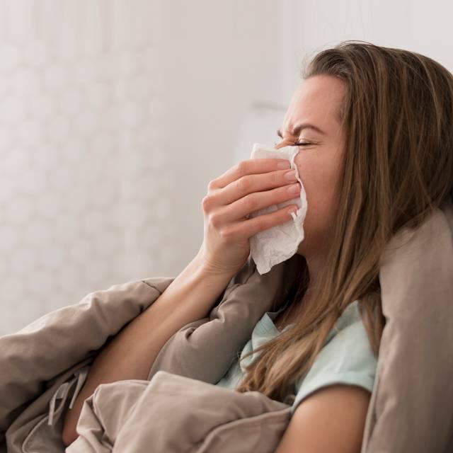 Diferența dintre raceală și gripă: Cauze, simptome, cum se transmit